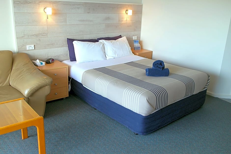Bedroom 4, Apollo Bay Waterfront Motor Inn, Colac-Otway - South