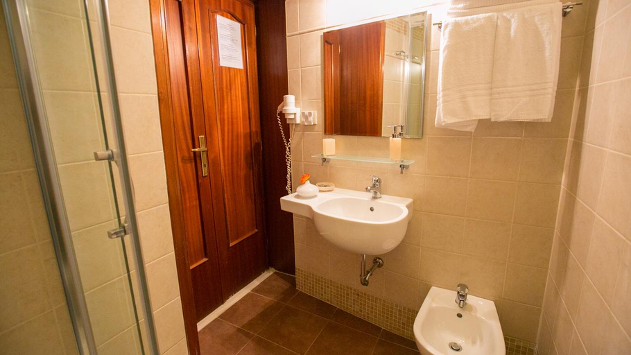 Bathroom 5, Martino Al Monti, Rome