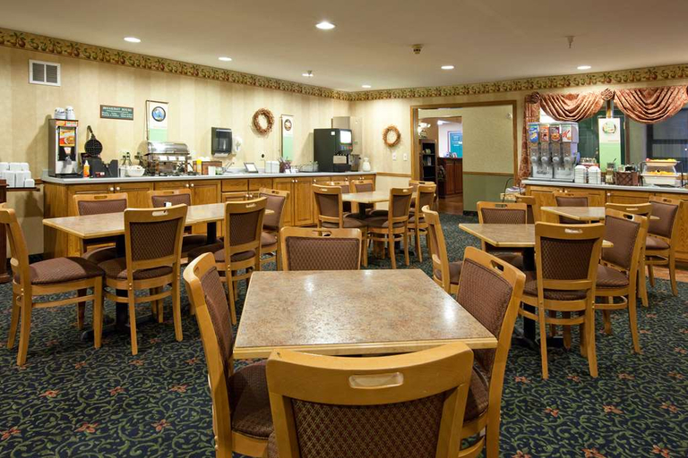 Food & Drinks 5, Country Inn Suites By Radisson Cedar Falls Ia, Black Hawk