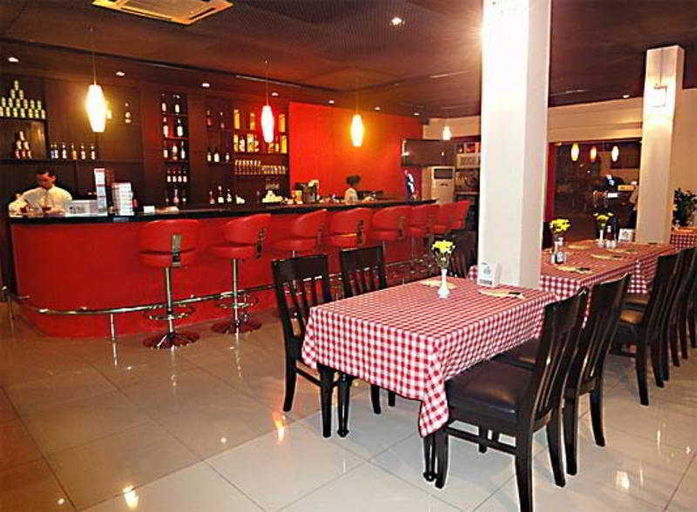 Food & Drinks 5, Courtyard Phnom Penh, Phnom Penh