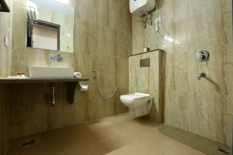 Bedroom 4, Airport Hotel Arch New Delhi, West