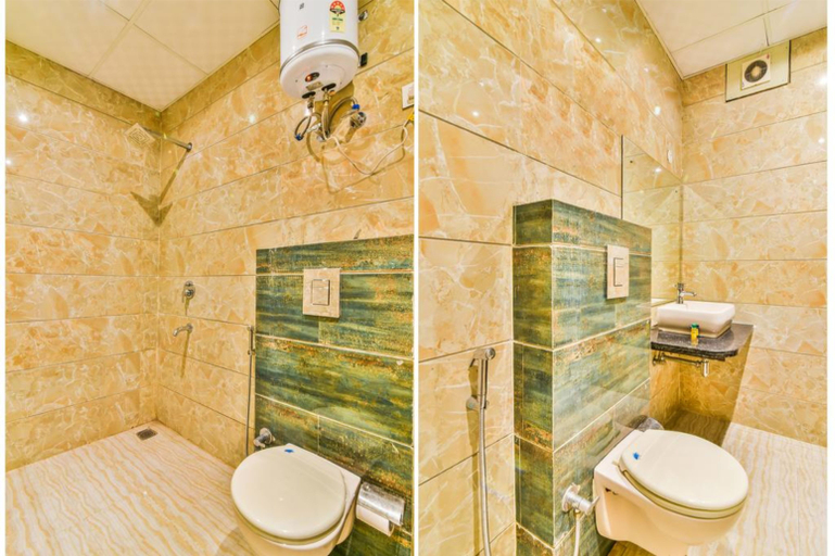 Bathroom, Hotel Paragon Delhi Airport, Delhi