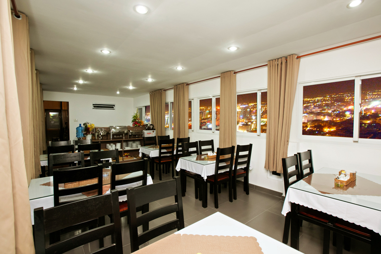 Food & Drinks 5, Rosa Centre Hotel, District 1