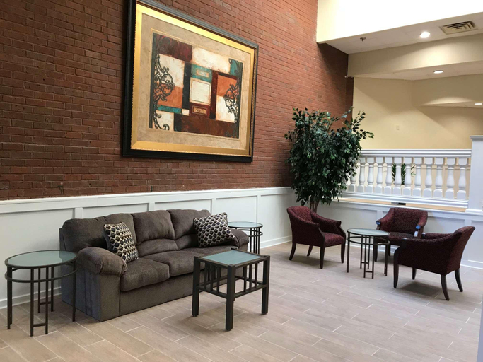 Public Area 2, Days Inn & Suites By Wyndham Tallahassee Conf Cent, Leon
