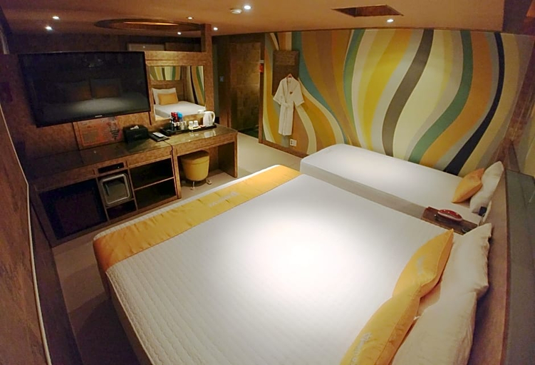 Others, V1 Motel, Sasang