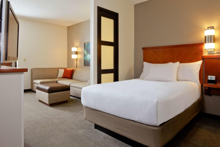Bedroom 3, Hyatt Place Detroit/Royal Oak , Oakland