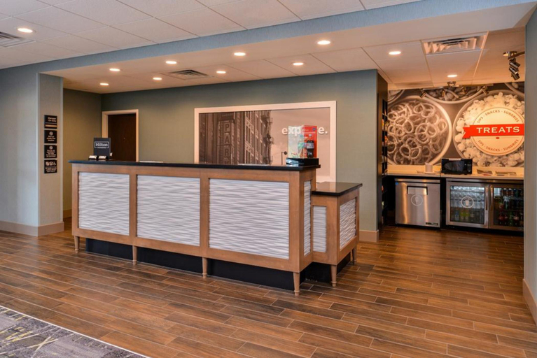 Public Area 2, Hampton Inn Omaha Airport, Pottawattamie