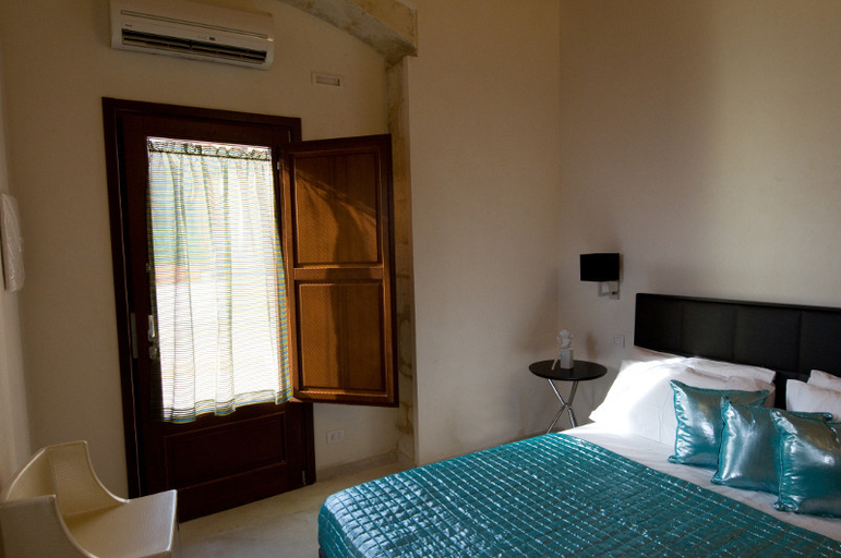 Bedroom 3, Torre Dantona Country Hotel, Ragusa