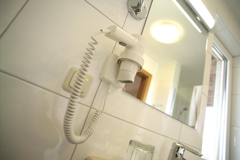 Bathroom 4, Hotel Alpenblick Attersee Superior, Vöcklabruck