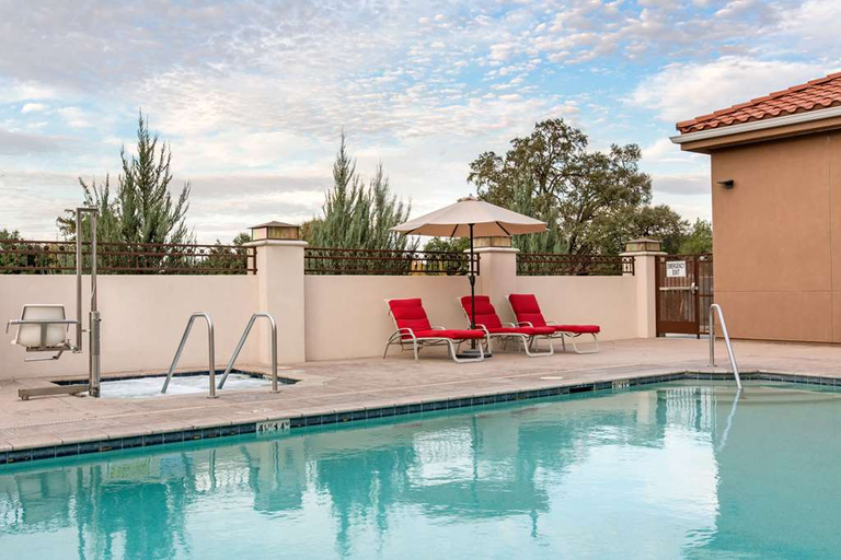 Sport & Beauty 3, The Oaks Hotel & Suites, San Luis Obispo