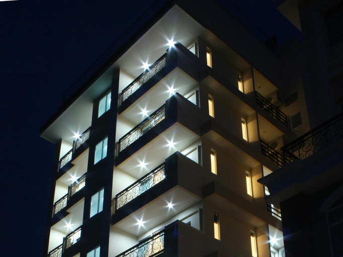 Exterior & Views 2, Greenview Ekkamai 10, Wattana