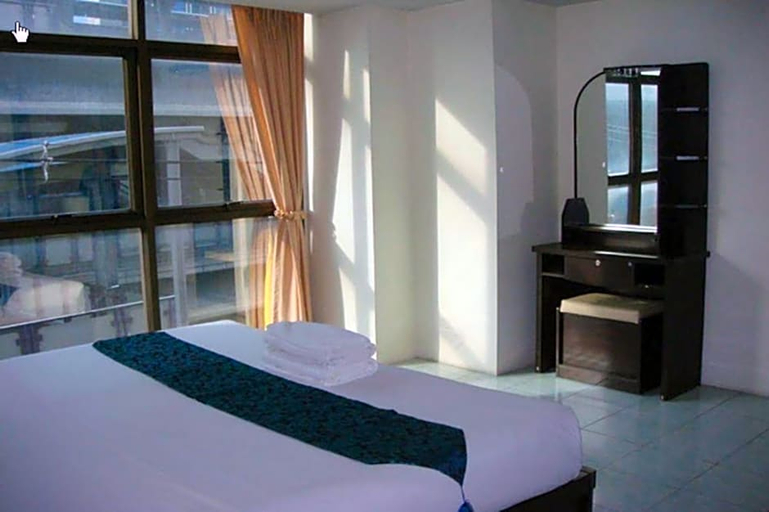 Bedroom 3, King Royal Garden Inn Hotel, Sathorn