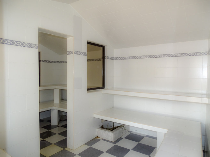 Bathroom, Alborada Melgar, Melgar