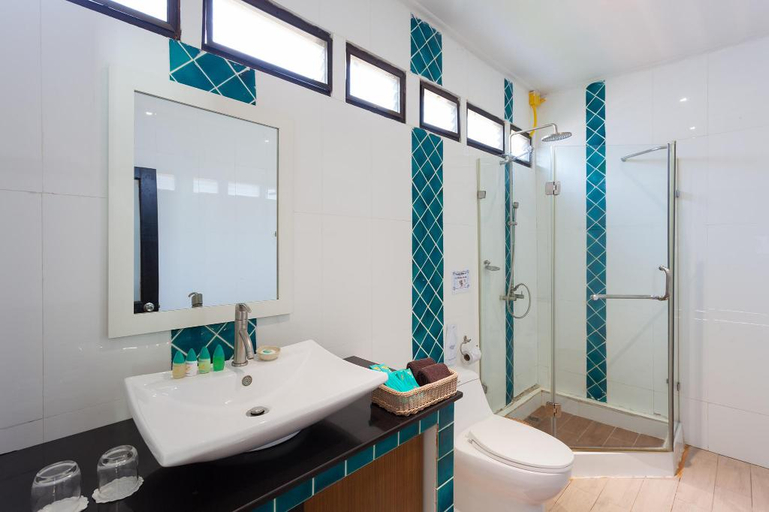 Bathroom 4, Phi Phi Long Beach Resort and Villa, Mueang Krabi