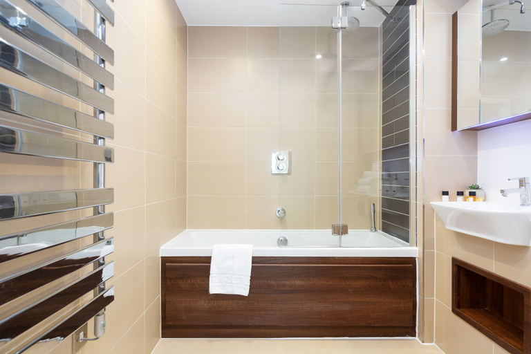 Bathroom 4, Amazing Altitude Apartments, London