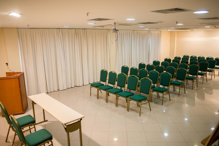 Business Facilities, Gloria Garden Suites, Macaé