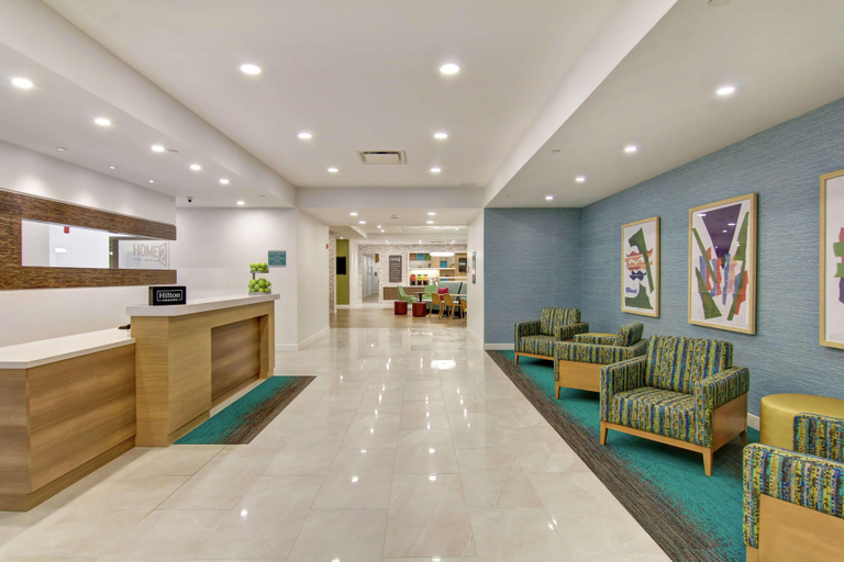 Public Area 3, Home2 Suites by Hilton Montreal Dorval, Montréal