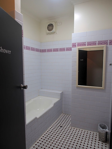 Bathroom 3, The Grand Hotel, Sydney