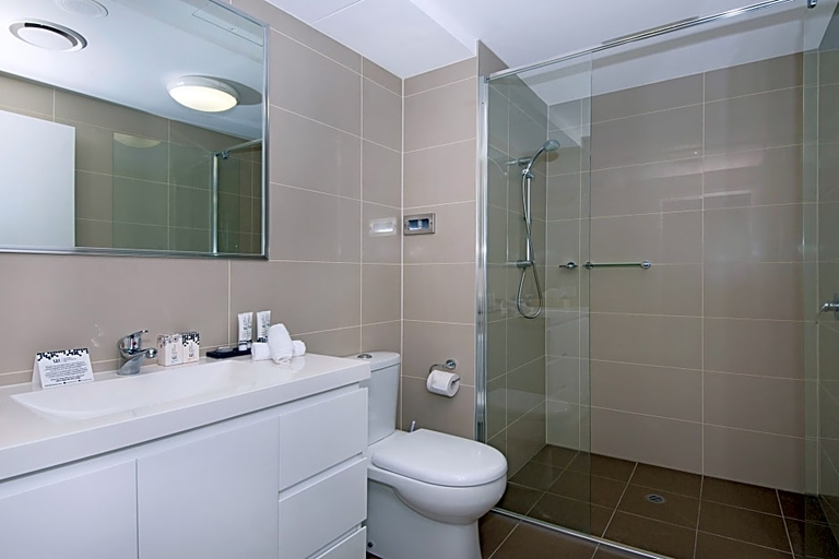 Bathroom 5, Allure Hotel and Apartments, South Townsville