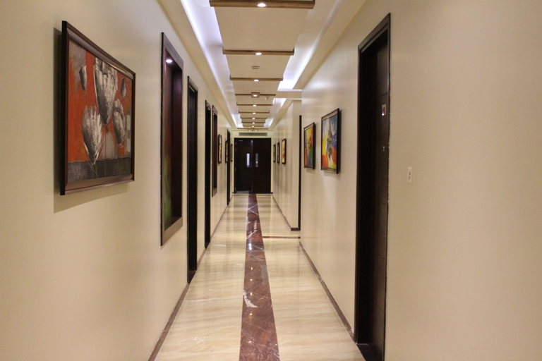 Public Area 2, The Golden Apple, Lucknow