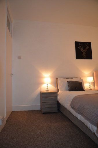 Bedroom 4, People Boxes Apartments - 74 Highbury, Luton