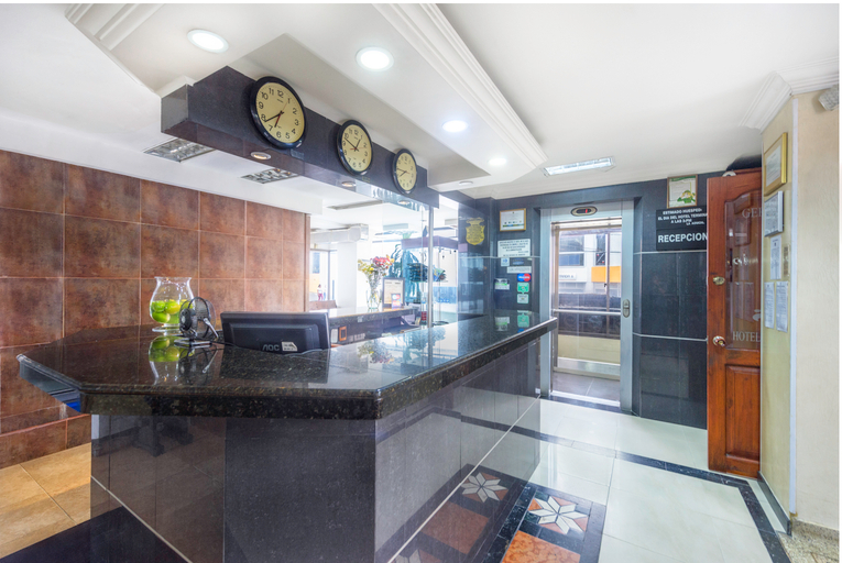 Public Area, Ayenda 1120 Comercial, Pereira