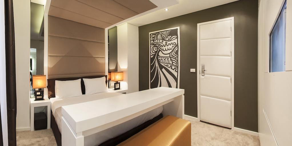 Bathroom 3, Eden Garden Suites, Belgrade