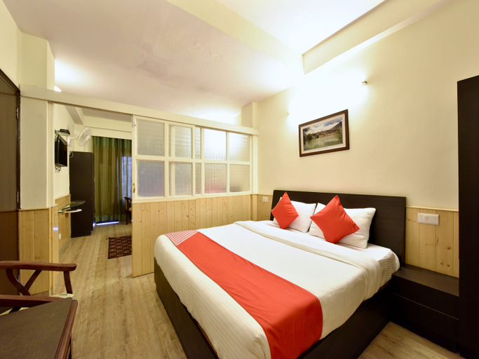 Bedroom 3, Flagship 8421 Hotel Seven Hills , Shimla