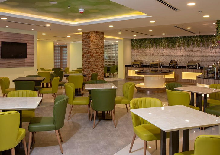 Food & Drinks 5, Jacob's Garden Hotel, Dubai