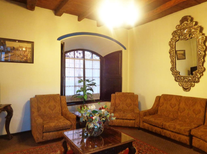 Public Area 3, Colonial Hostal, Tomás Frías