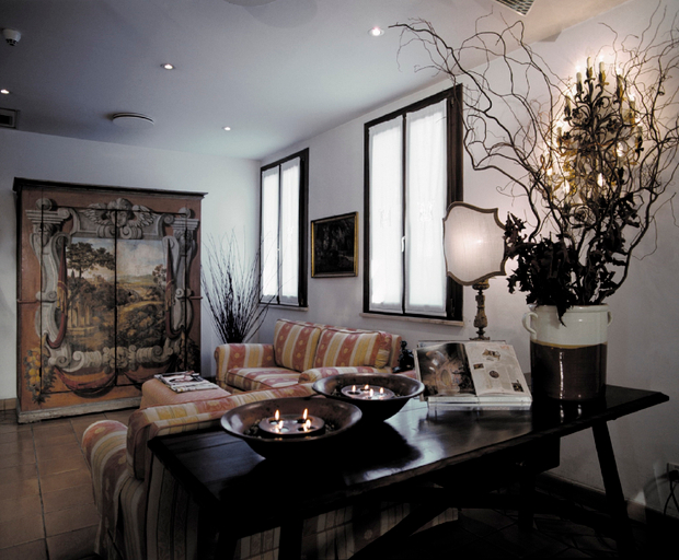 Public Area, Hotel Columbia, Rome