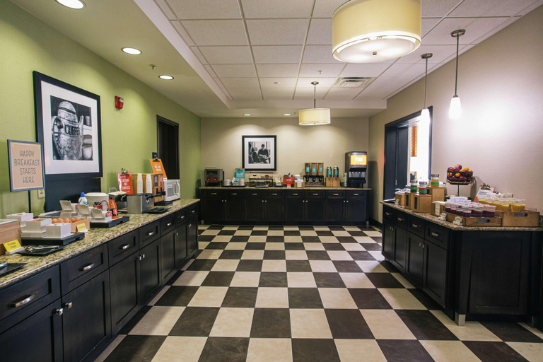 Food & Drinks 5, Hampton Inn & Suites Effingham, Effingham