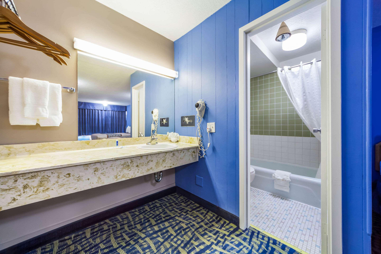 Bathroom 4, Rodeway Inn North Platte, Lincoln