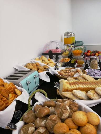 Food & Drinks 12