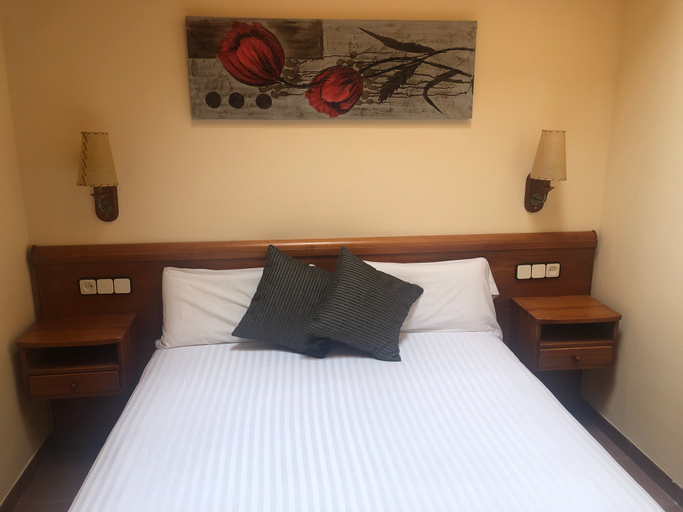 Bedroom 2, Solineu Apartments, Girona