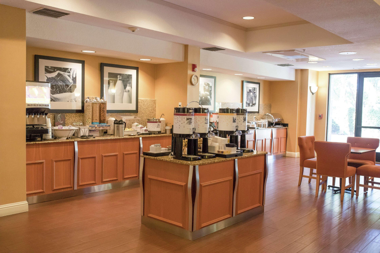 Food & Drinks 5, Hampton Inn & Suites Lathrop, San Joaquin