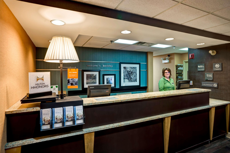 Public Area 2, Hampton Inn Beckley, Raleigh