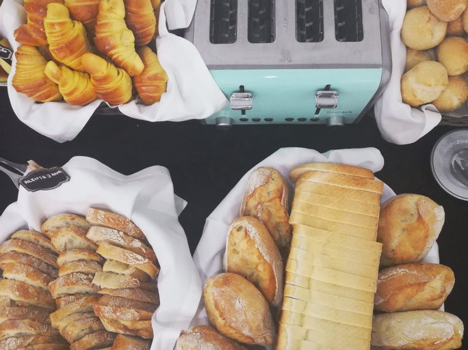 Food & Drinks 13