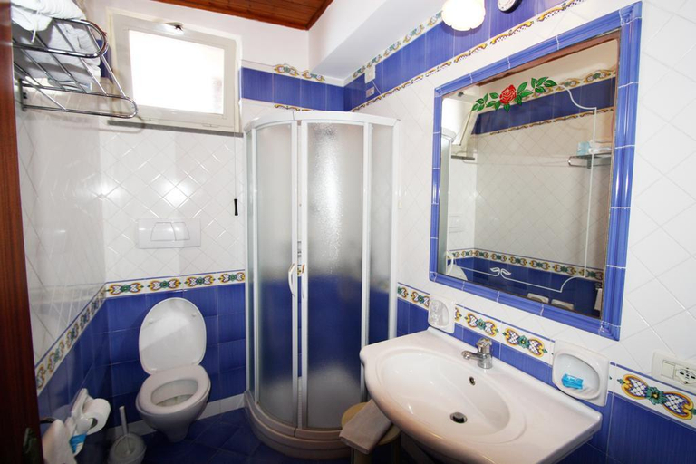Bathroom 3, La Certosa Hotel, Napoli
