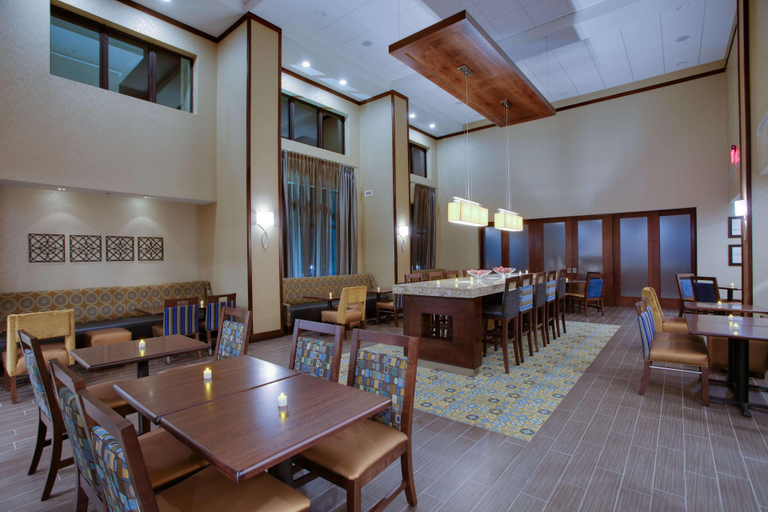 Food & Drinks 5, Hampton Inn & Suites Philladelphia/Bensalem, Bucks