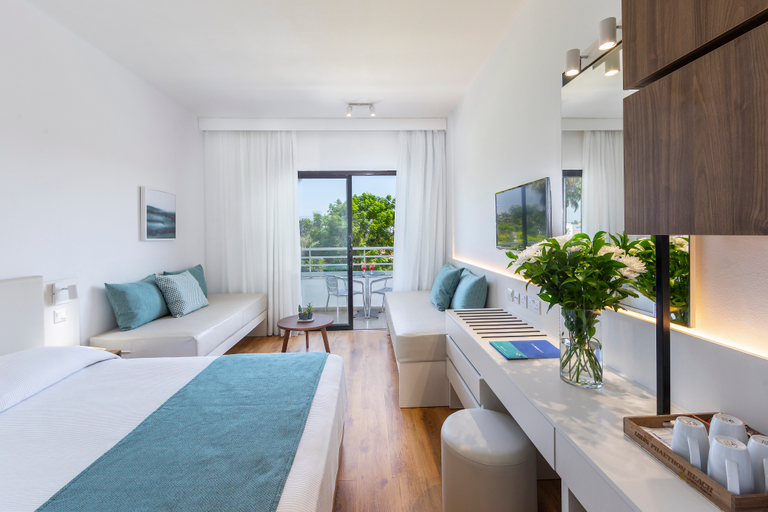 Bedroom 3, Louis Phaethon Beach