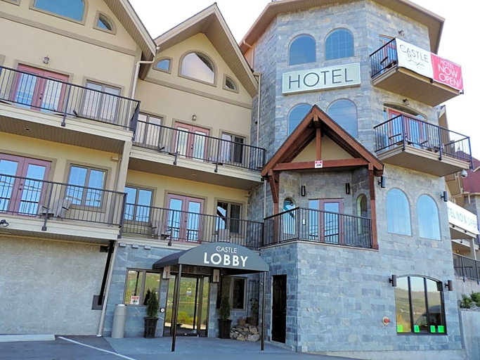 Exterior & Views 2, The Castle At Swan Lake, North Okanagan