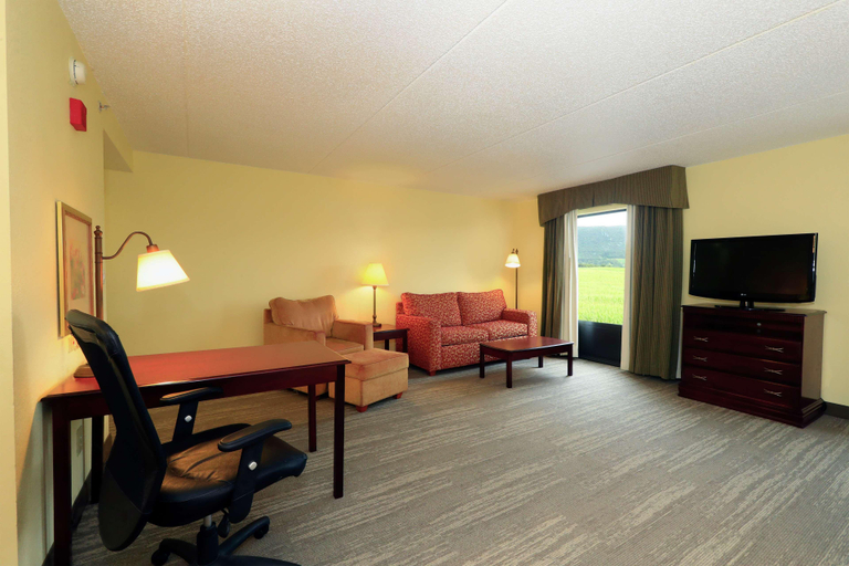 Bedroom 3, Hampton Inn & Suites Lamar, Clinton