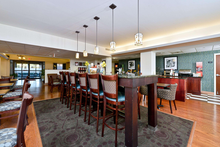 Food & Drinks 5, Comfort Inn Saco, York