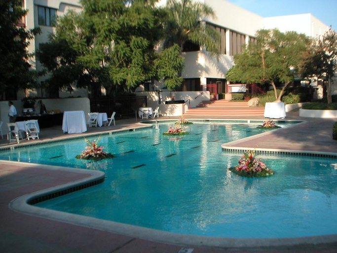 Sport & Beauty, Ontario Gateway Hotel, San Bernardino