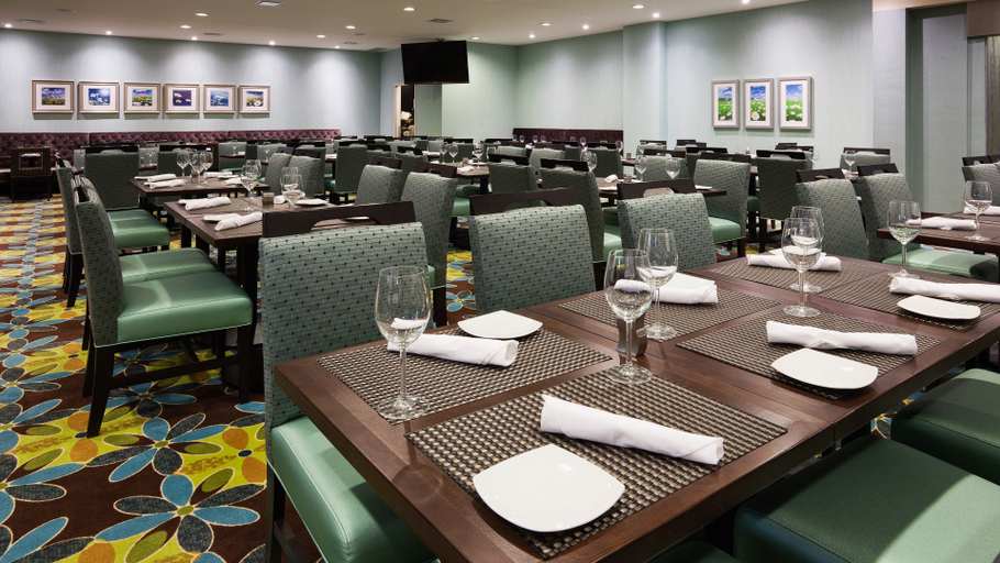 Food & Drinks 4, DoubleTree by Hilton Pointe Claire Montreal Airpor, Montréal
