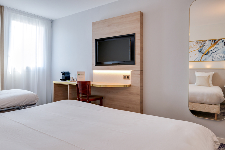 Bedroom 3, Brit Hotel Orléans St Jean de Braye - L'Antarès, Loiret
