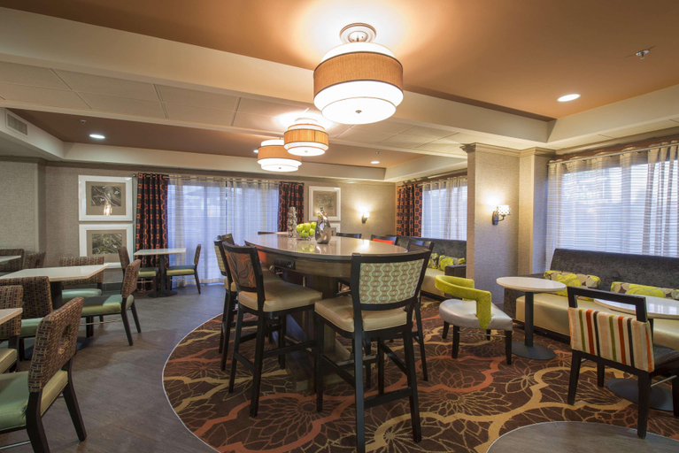 Food & Drinks 5, Hampton Inn Greenwood, Greenwood