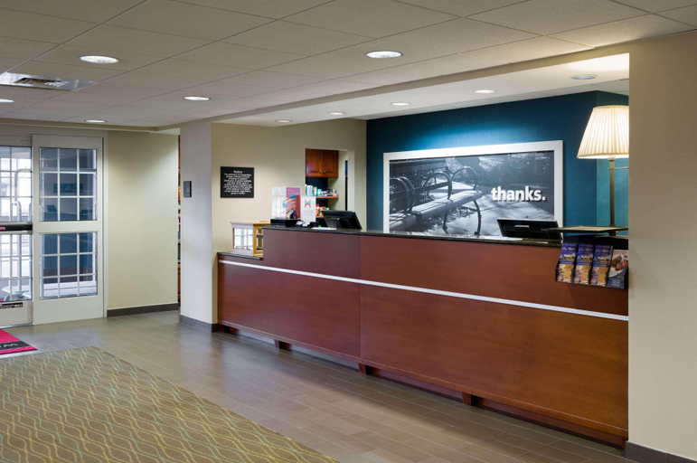 Public Area 2, Hampton Inn & Suites State College at Williamsburg, Centre