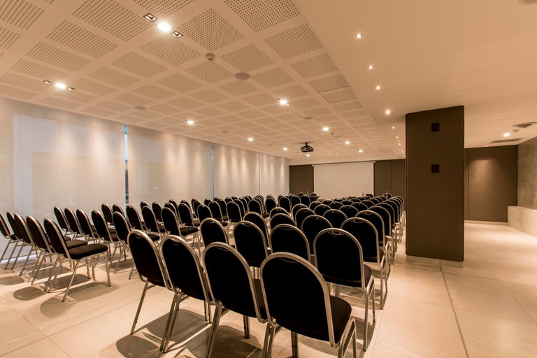 Business Facilities 4, Casero 248 Hotel, Capital